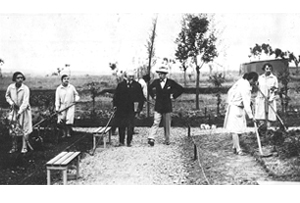 Roma anni 30: corso di orticoltura e giardinaggio per maestre elementari