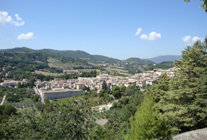 Spoleto (Pg): orti e uliveti coltivati lungo i margini dell'abitato